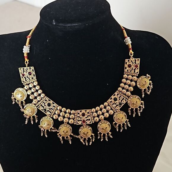 Indian Traditional Kundan  Necklace & Earrings Set - Picture 16 of 16